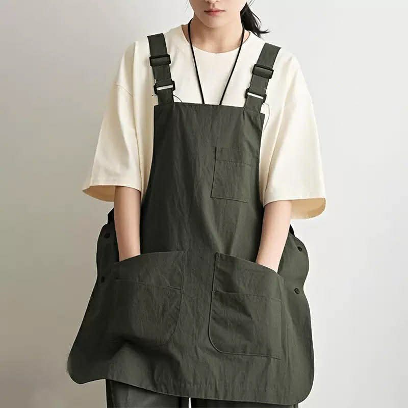 เสื้อกันเปื้อนV7 พร้อมส่งในไทย กระเป๋าหลายช่องเนื้อผ้าคอตตอนผสมผ้าโพลีนิ่มคุณภาพสูง ตรงสายปรับได้สาวไซค์ใหญ่ใส่ได้