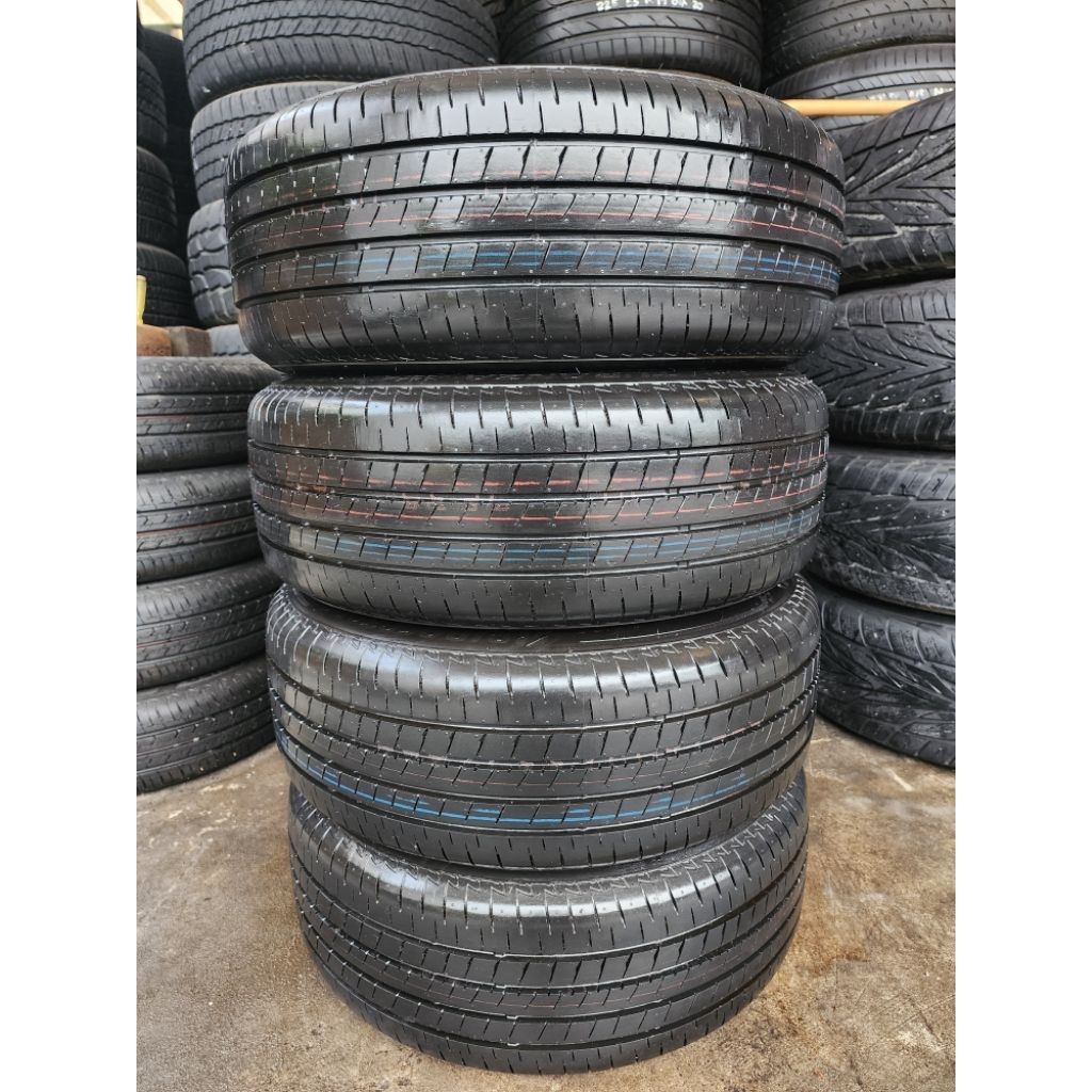 ราคาต่อชุด ยางถอดป้ายแดง แบรนด์ชั้นนำยาง 215 55R17 Bridgestone T005a ปลายปี20สภาพถอดป้ายแดง เส้นสีชั
