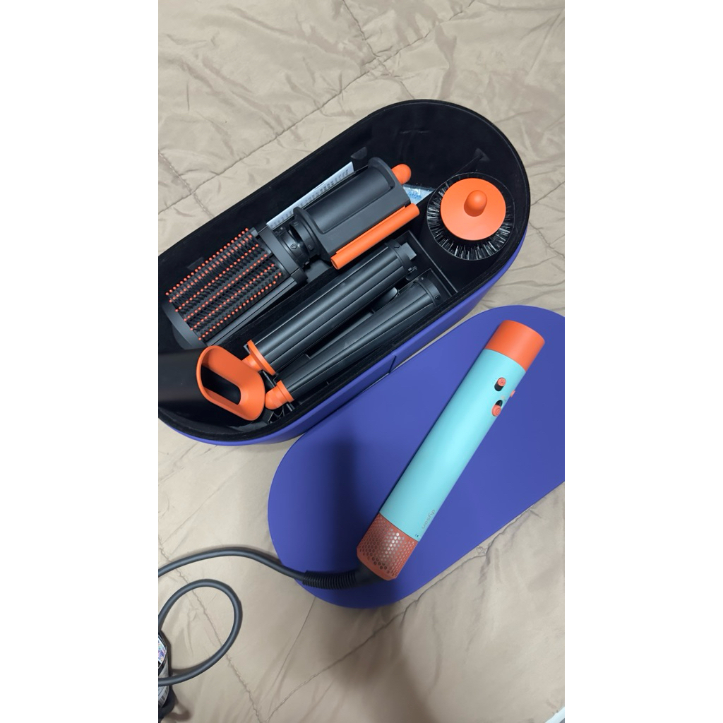 ส่งต่อ Dyson Airwrap i.d. ™ multi-styler and dryer (Ceramic Patina/Topaz) อุปกรณ์จัดแต่งทรงผม