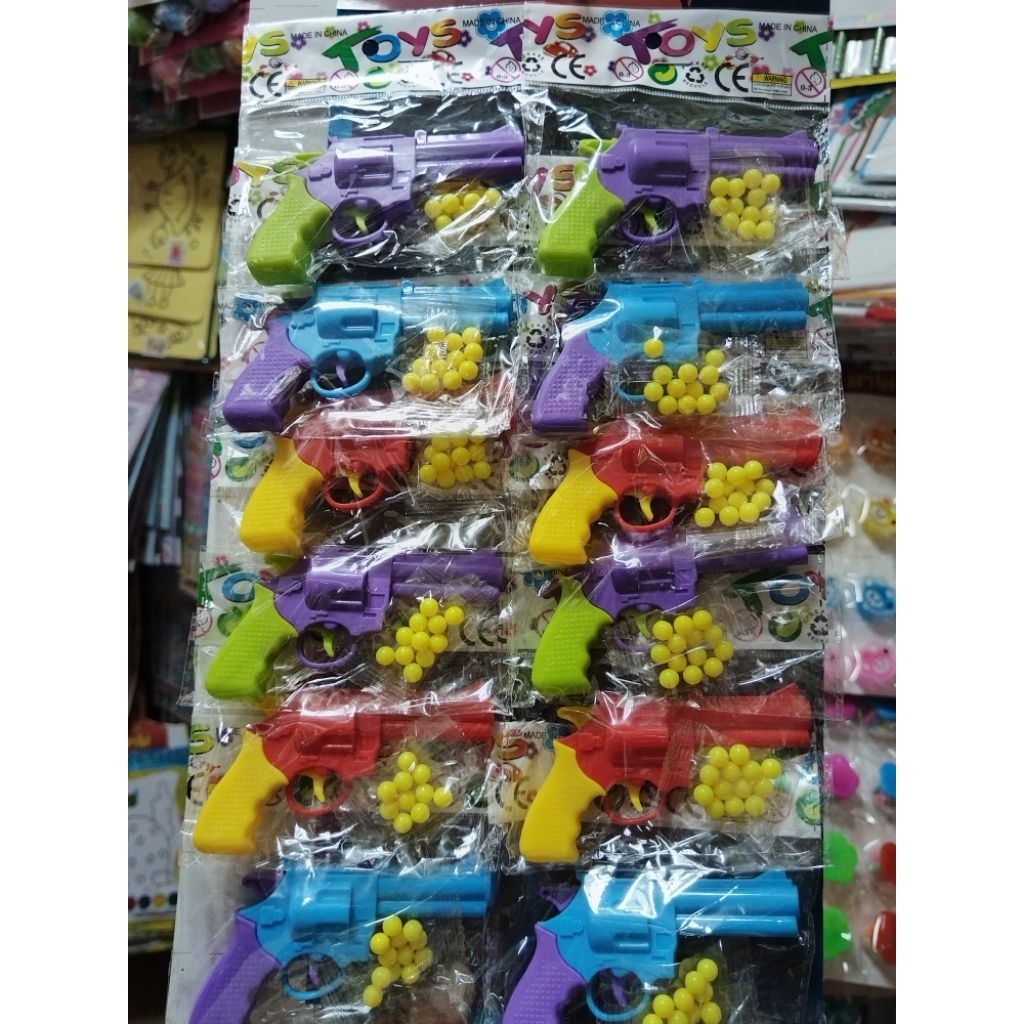 ของเล่นพลาสติก​ สีสันสดใส คละสี12ชิ้น