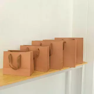 Kraft paperbags หลายขนาด260g หนาขึ้น แข็งแรงขึ้น ถุงของขวัญ ถุงกระดาษคราฟท์ ถุงช้อปปิ้ง ถุงของขวัญ พร้อมส่งทันที