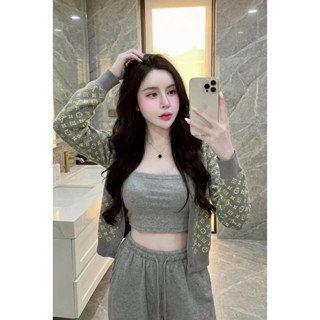 เสื้อแขนยาว ผ้าไหมพรม  เนื้อผ้านิ่มไม่ร้อน  ใส่สบาย