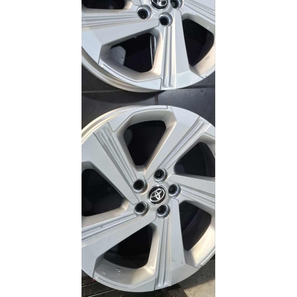 ล้อ Yaris Cross R17 ถอดป้ายแดง 17x5รู100 ใหม่เอี่ยมขายแยก 1วงเป็นล้ออะไหล่