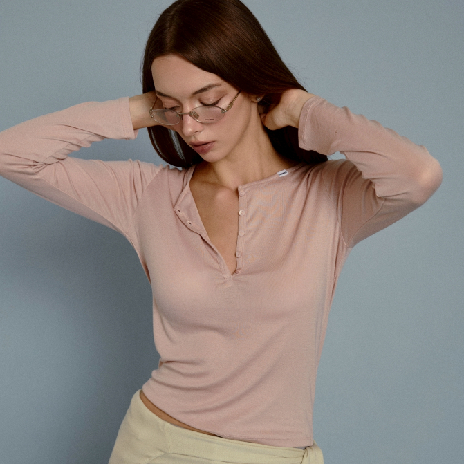 (ชมพูพรี รอบส่ง 25-30 มีนาคม) Sole Long Sleeved Shirt – เสื้อยืดคอกลมแขนยาวผ้านิ่ม