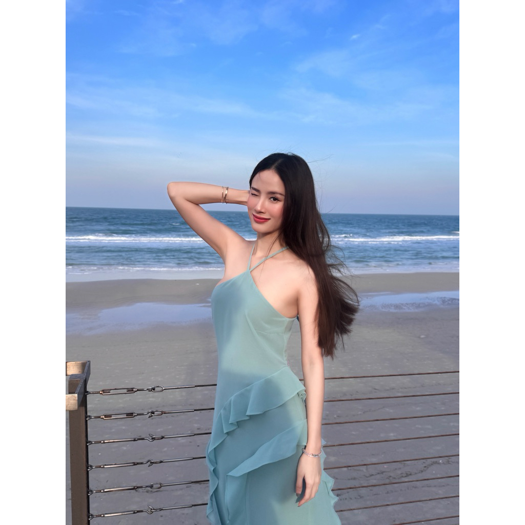 BROWN.BKK – LISBON DRESS ถ้าเป็นเมนูอาหาร รุ่นนี้ต้องได้ขึ้นหน้าปกว่า recommend ทำถึงมากก