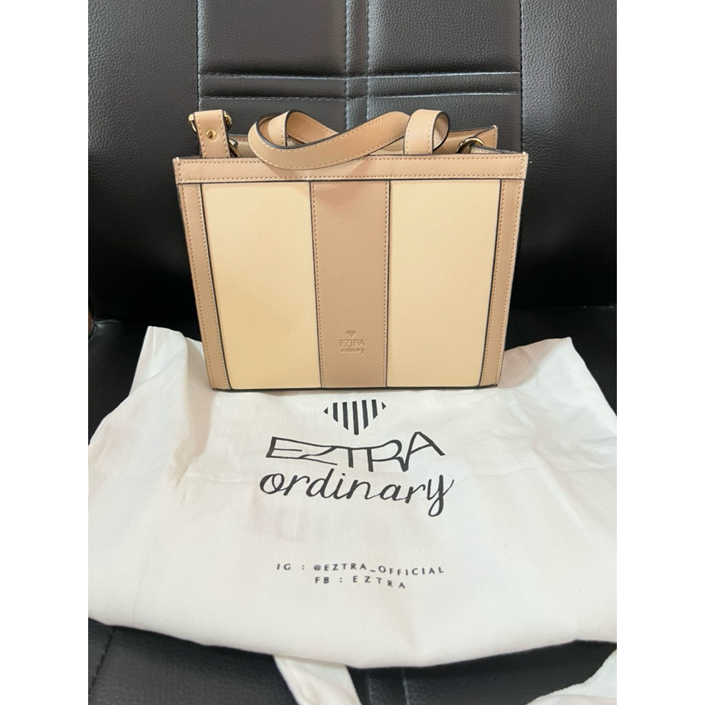 [ส่งต่อ] กระเป๋า แบรนด์ EZTRA -Mini KAMILA (สี Beige&Cream)