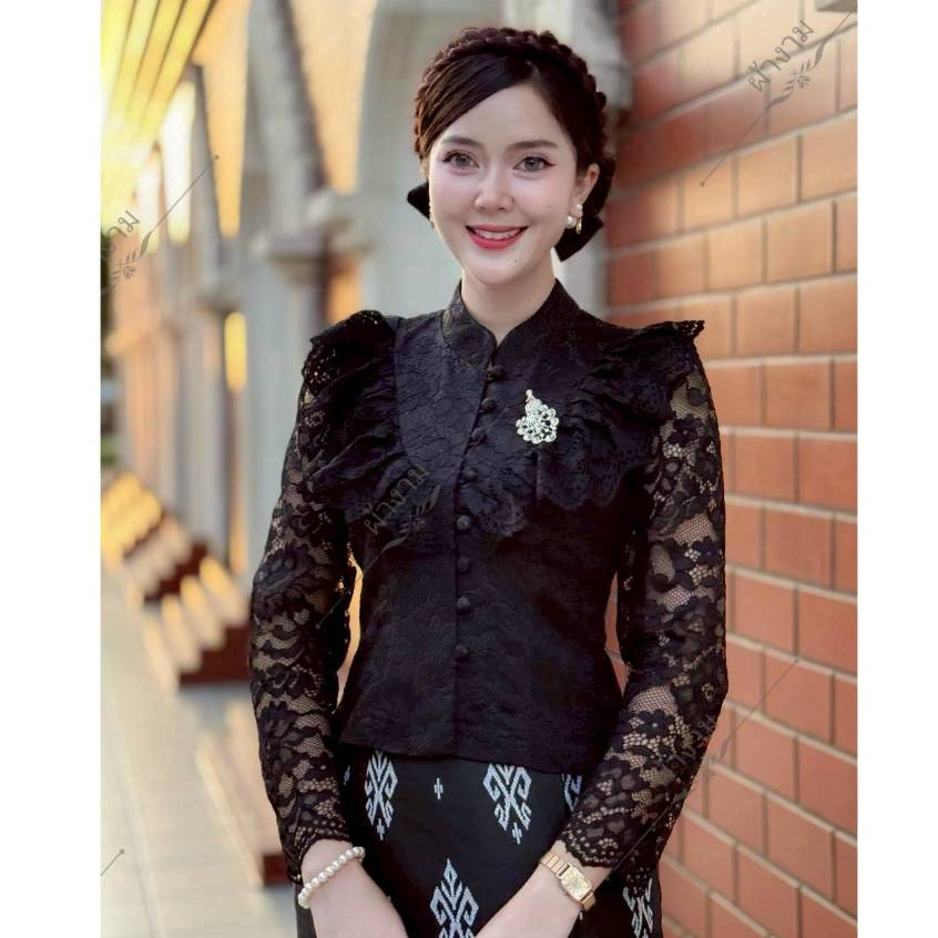 KK - (ขายแยก) ชุดไทยเสื้อลูกไม้แขนยาวสีดำ เสื้อลูกไม้อิตาลี มีอก32-44 ผ้าถุงผ้าไหมแกมฝ้ายทอลาย S-2XL