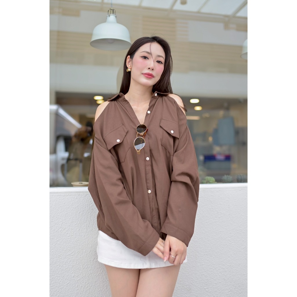 M2058 เสื้อเชิ้ตแขนกุดทรงโอเวอร์ เท่แบบสาวแฟชั่นตัวจริง  ดีไซน์คอปก + กระเป๋าหน้า