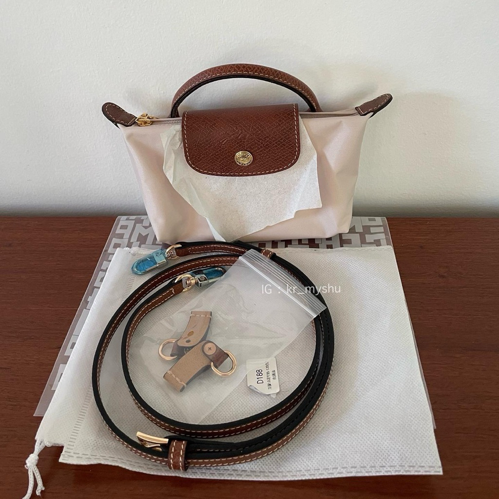 (พรีออเดอร์) Longchamp pouch สี paper + สาย