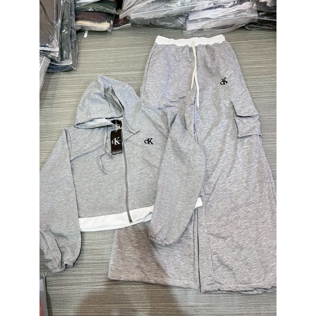 👗พร้อมส่ง👗 ชุดเซ็ท𝗖𝗞มีฮูดแขน-ขายาว จาก𝟲𝟵𝟬+ งานปัก ผ้าดีสุดๆ  มีกระเป๋าตามรูป 🥰🥰 - รูปที่ 2