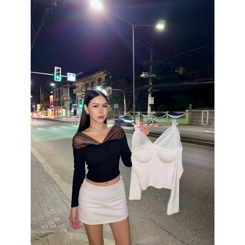 เสื้อแต่งไหล่ซีทรูเพชร [370฿] 🍸New Diamond Crop แต่งเพชรช่วงไหล่ องน้ำที่อก ใช้ผ้า Cotton ทอละเอียด เนื้อหนา