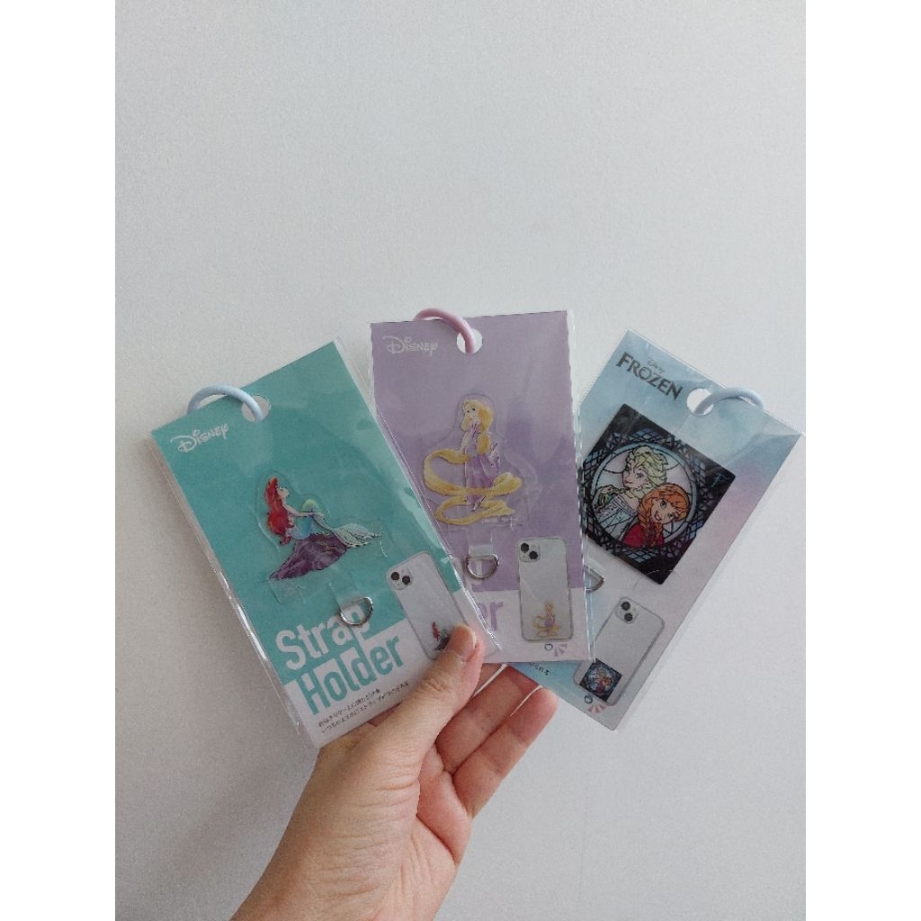 Disney แผ่นใสยึดโทรศัพท์ จากญี่ปุ่น แถมฟรีห่วงคล้องนิ้ว พร้อมส่งค่ะ ส่วนลดค่าส่ง 10 บาท