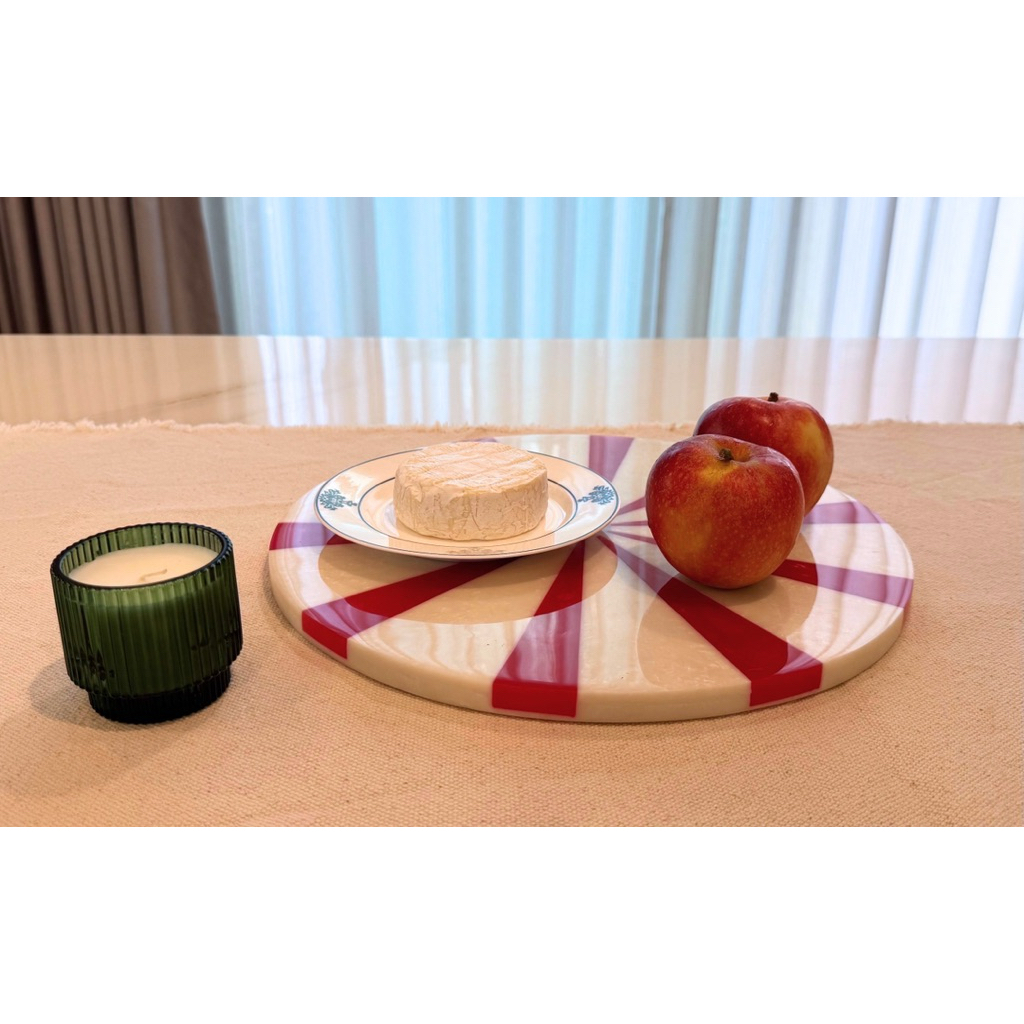 ถาดทรงกลมเรซิน ลายหมุนสีแดงขาว Round tray red and white swirl pattern