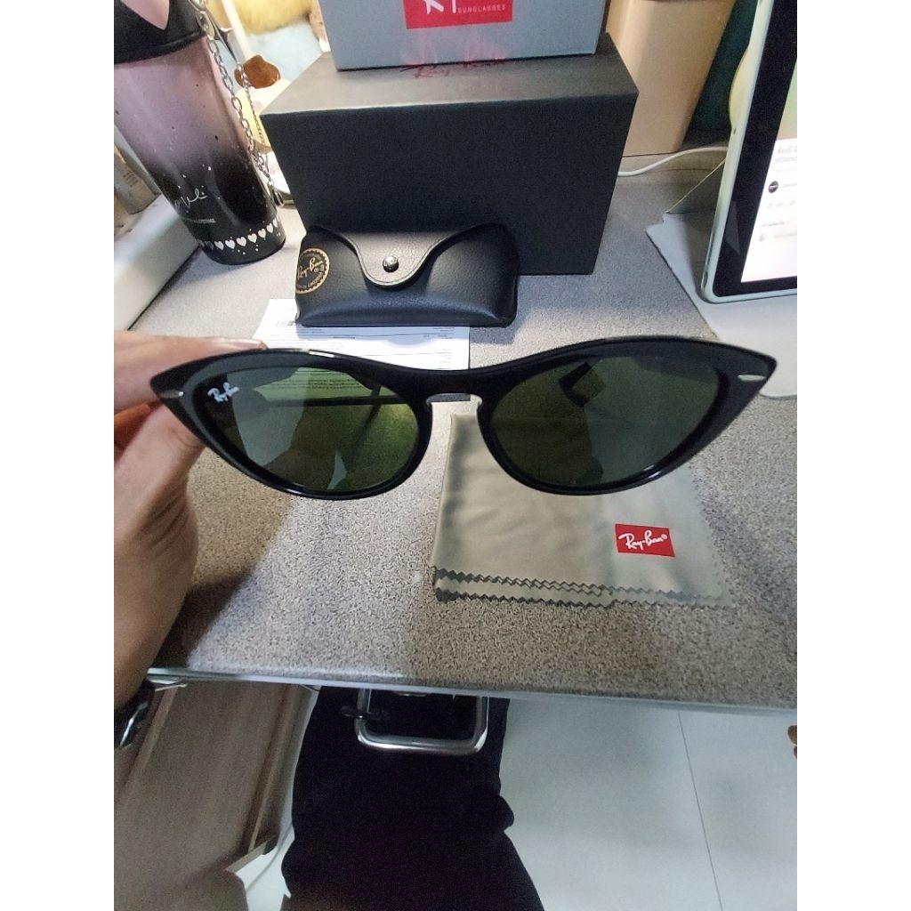 แว่นกันแดดRayBan มือสอง
