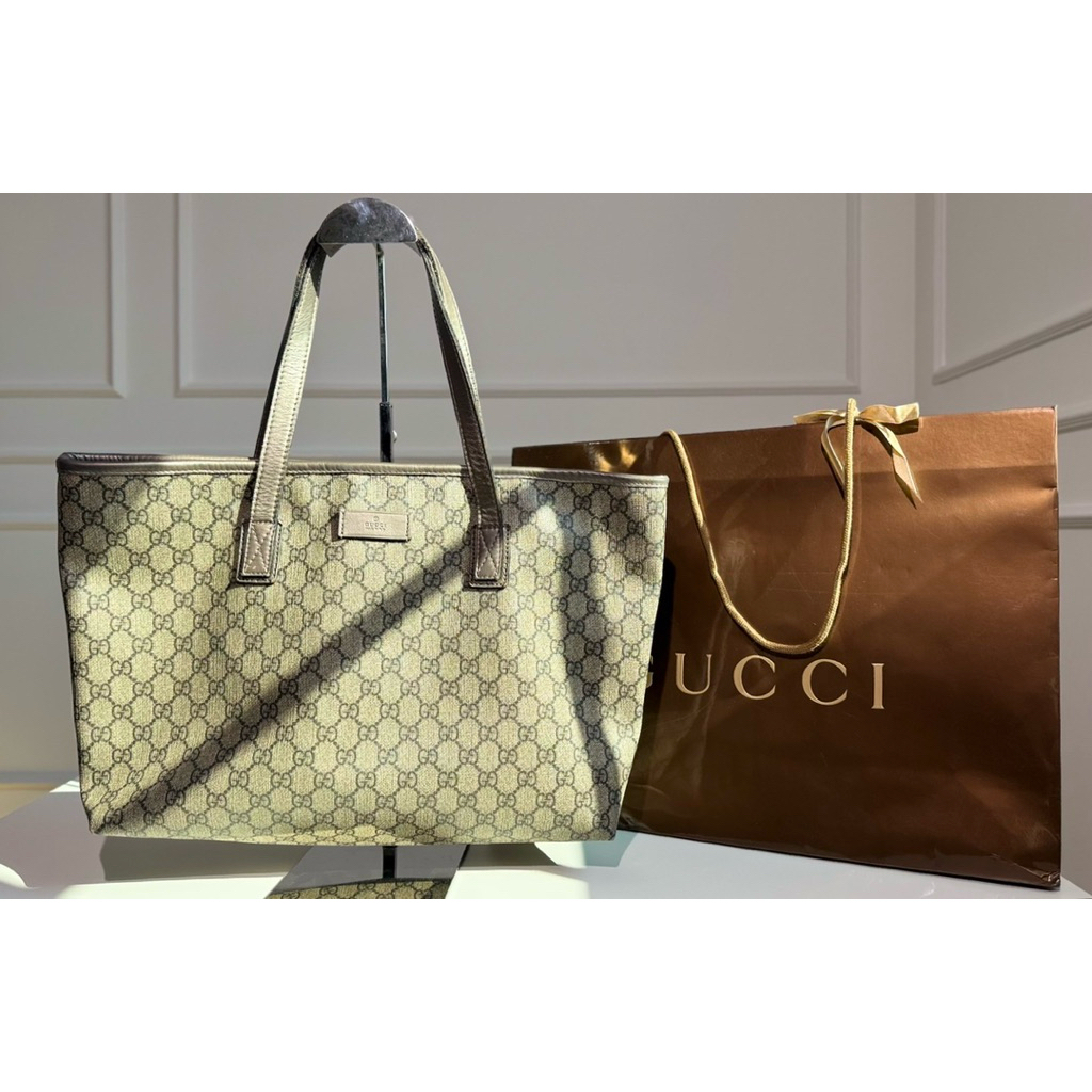 กระเป๋าสะพาย Gucci GG Supreme Tote Bag แท้มือสอง สภาพใช้งาน