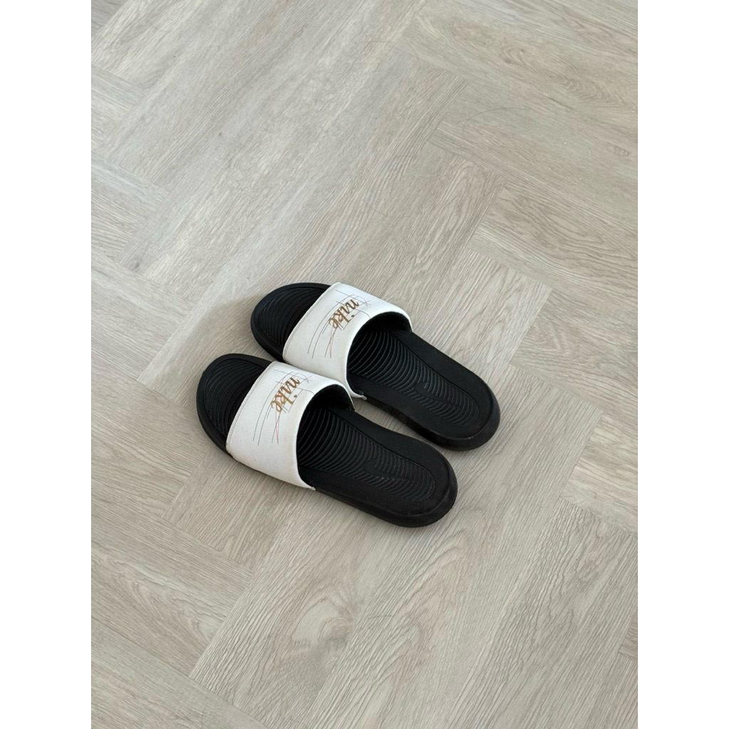 รองเท้าแตะ มือสอง Nike Victori one 11US