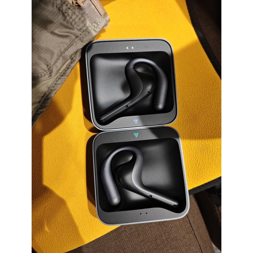 timekettle w4 pro หูฟังแปลภาษาแบบ realtime เสียงดีชัดมากๆ ใช้ฟังเพลงก้อเทพ ลองใช้เองรับประกัน มือสอง