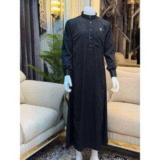 เสื้อโต๊ปผู้ชาย ผ้าฮารอมัยลายในตัว แถบกุ้นเรียบหรู ใส่ละหมาด…