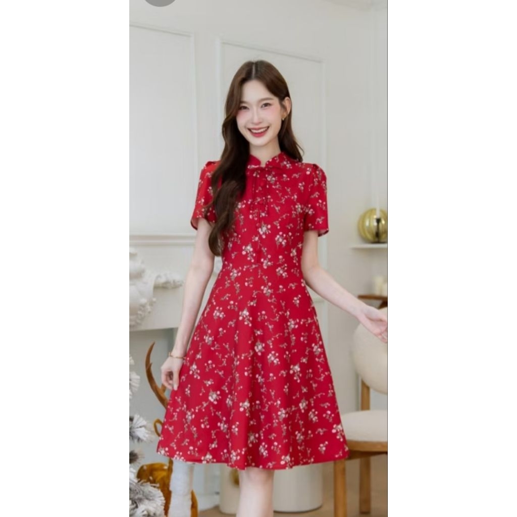 🌹ชุดเดรสสีแดง🌹 ตรุจจีน คริสต์มาส แบรนด์ Alert (มือสอง ใส่ 1 ครั้ง)