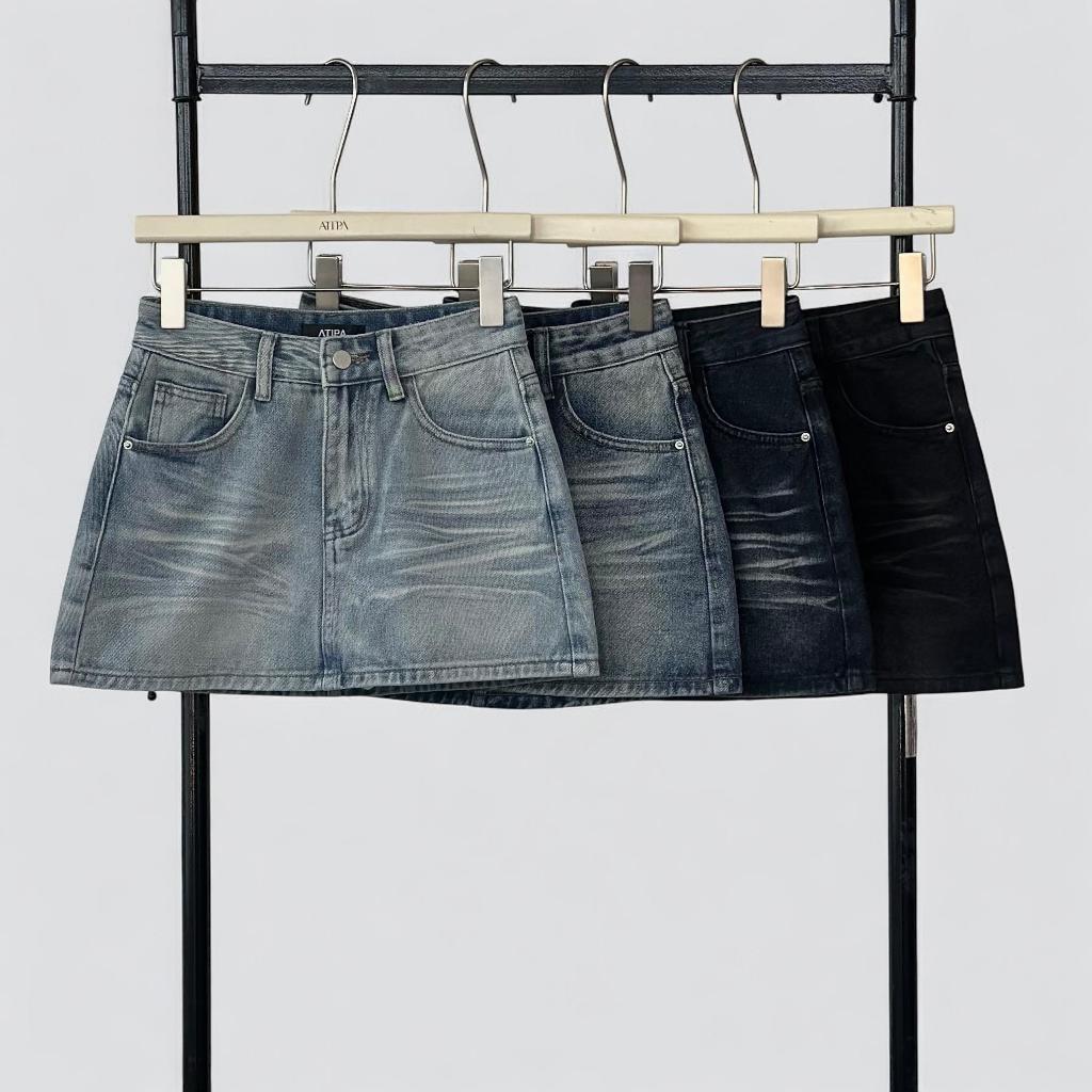 Atipashop - Dani Denim Skirt (#AA6013) กระโปรงสั้นยีนส์ดีเทลปั๊มนูน