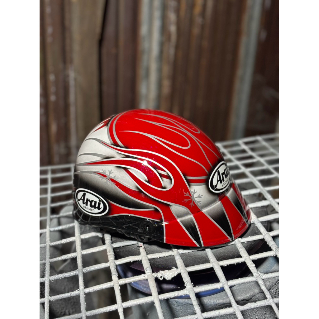 หมวกกันน็อกครึ่งใบ เพ้นท์ลาย ลายไฟArai