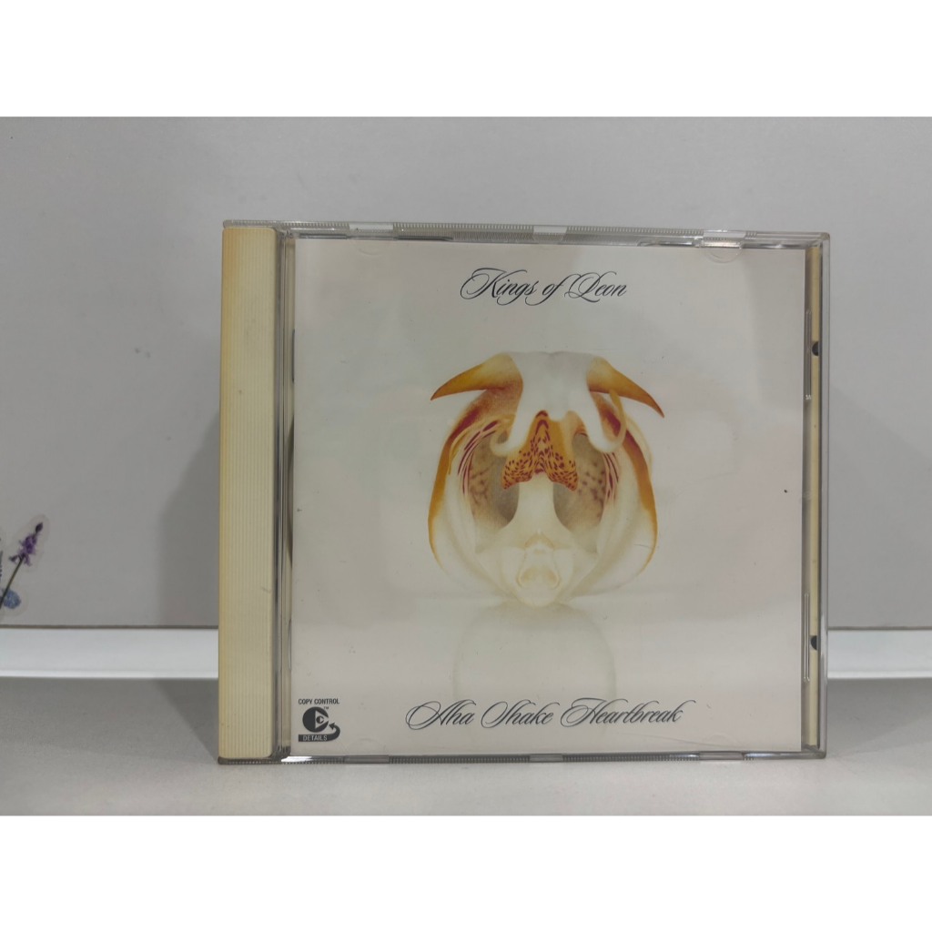 1 CD MUSIC  ซีดีเพลงสากล     Kings of Leon Aha Shake Heartbreak   (A11C7)