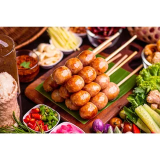 ไส้กรอกอีสาน ตรา แม่ไก่ แบบเสียบไม้ 🍡 รสหมูต้นตำหรับ 910 กรัม/แพ็ค