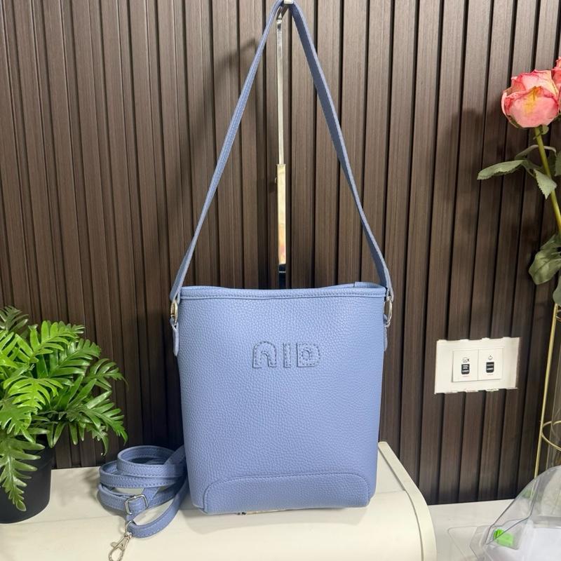 484 กระเป๋า NIDORA งานแท้ทรงถังกลาง ขนาดพอดีตัวน่ารักหนังนิ่ม ขนาด กว้าง 10 นิ้ว สูง 9 นิ้ว ก้นกระเป