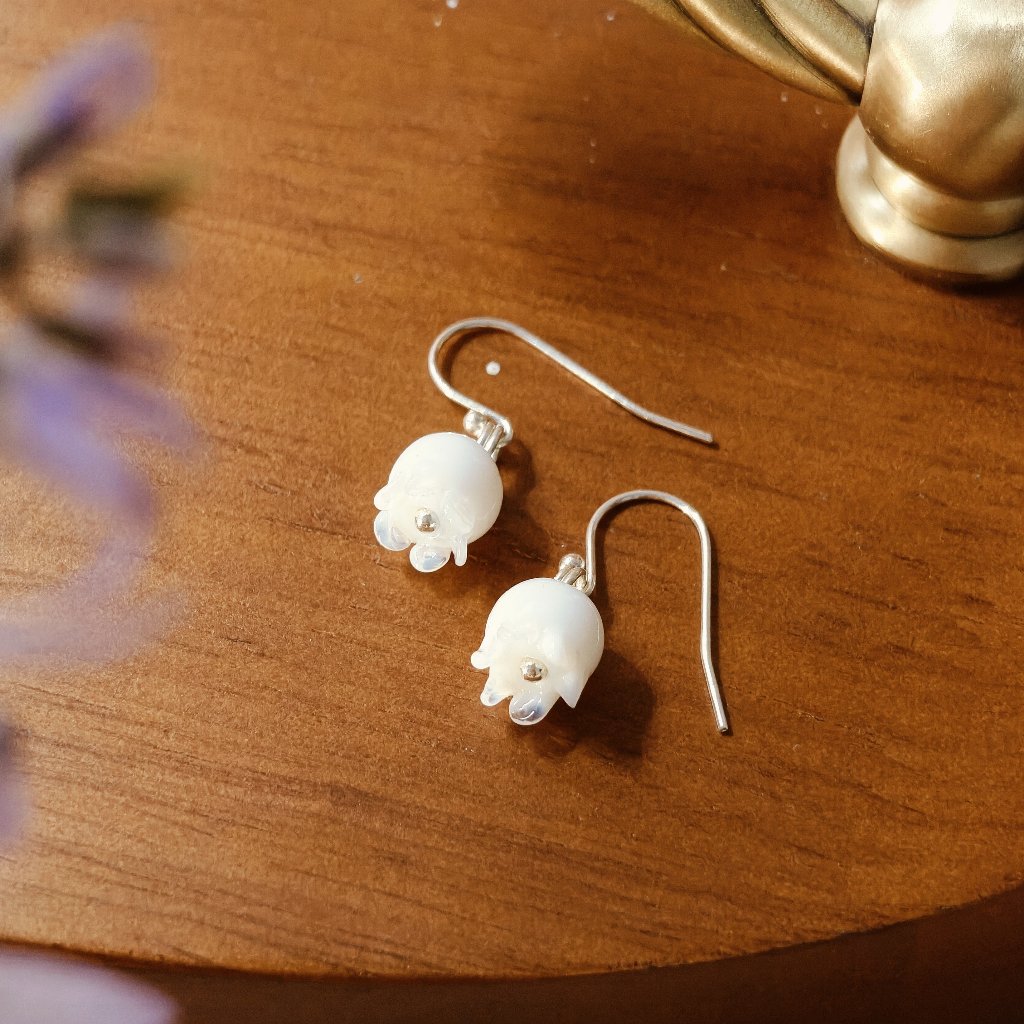 Vachana - Valley Whisper White Glass Lily Earrings (ต่างหูดอกลิลลี่)