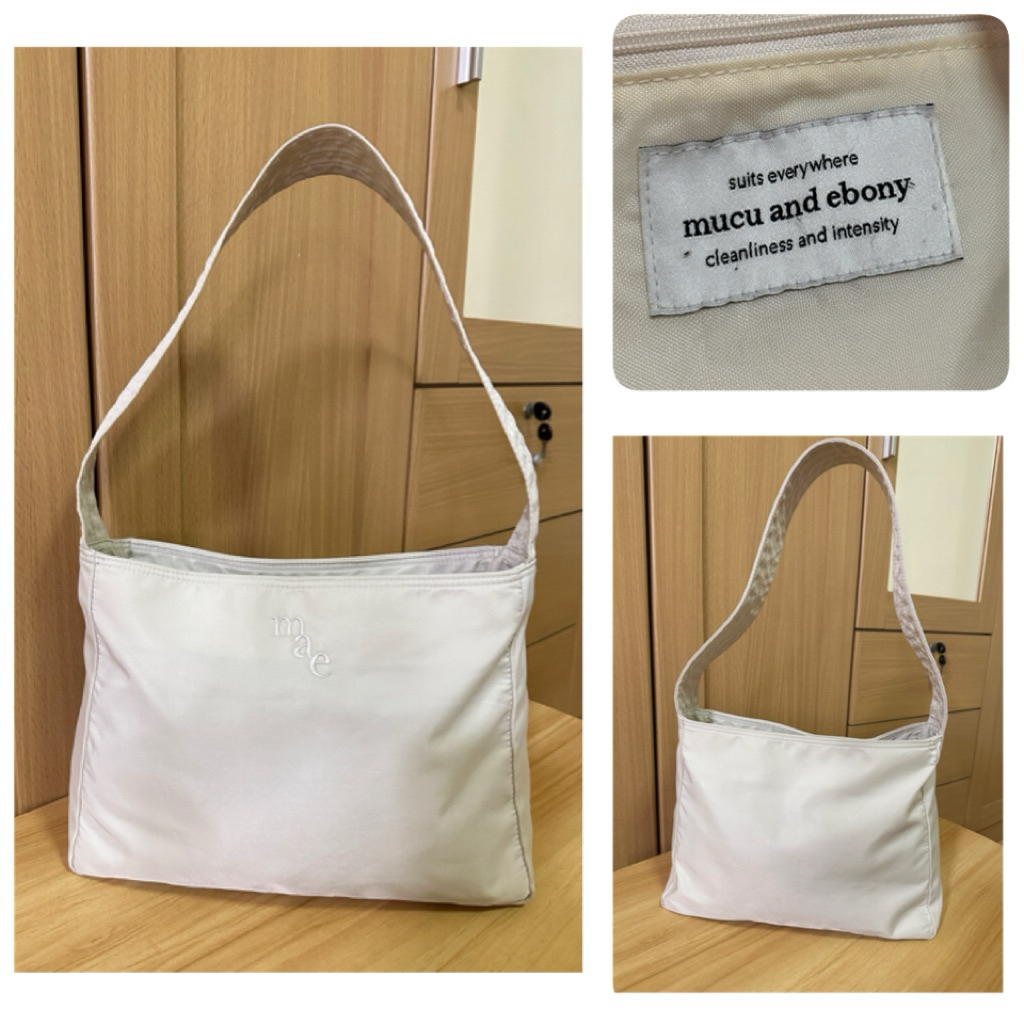 ส่งต่อ กระเป๋า mucu and ebony ขนาด 11 x 8” *มีตำหนิเป็นขุยที่มุมล่างขวา ด้านหลัง เลื่อนดูรูปสุดท้ายค