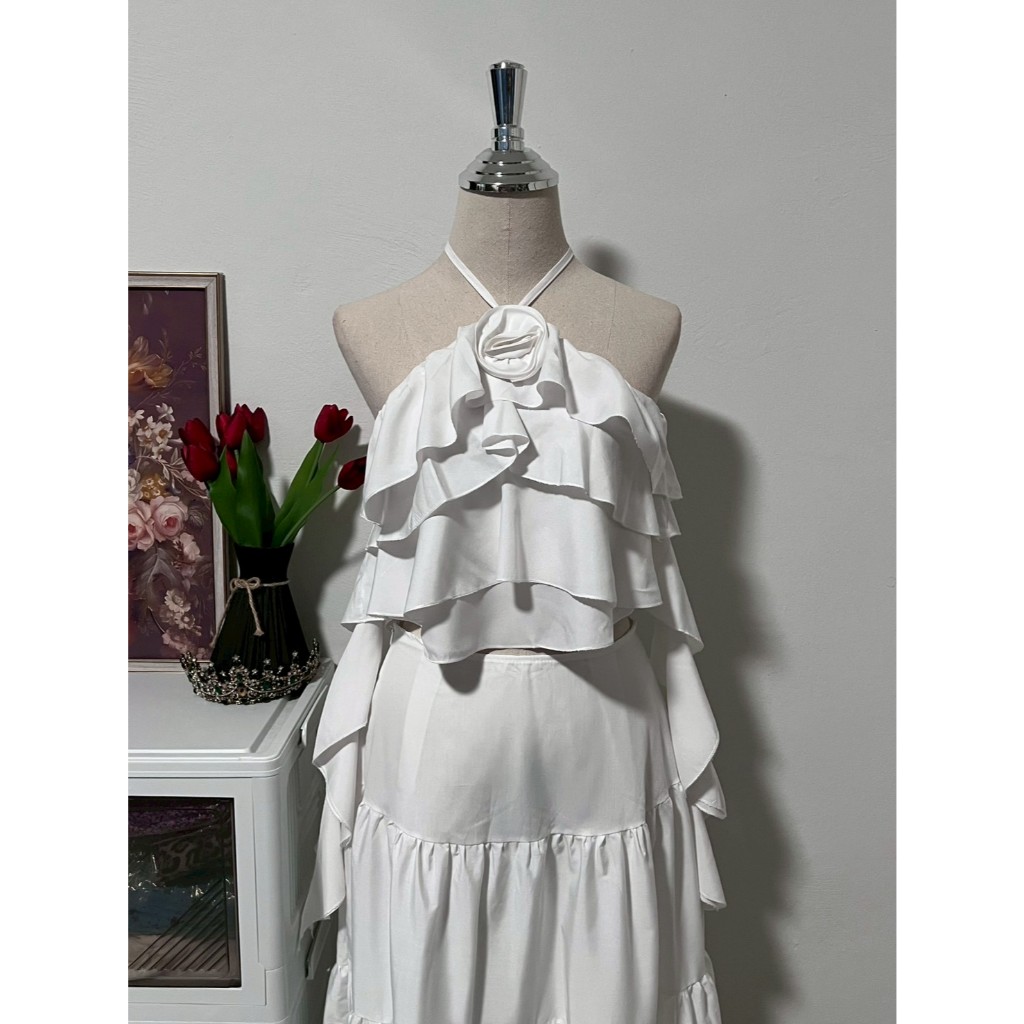 PN20 เซตเสื้อคล้องคอแต่งดอกกุหลาบ กระโปรงสีขาว ซัมเมอร์ ป้าย.CICI อก.36