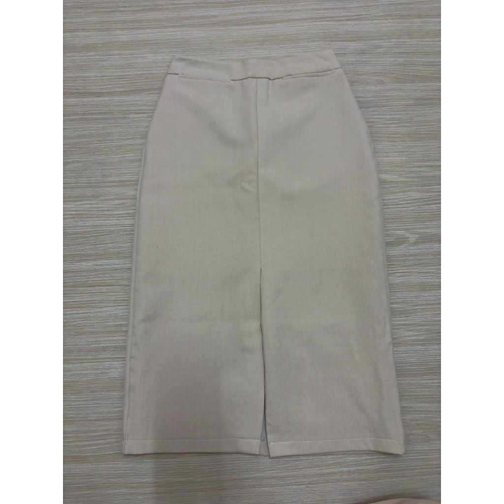 Riley Apparels : Raura Skirt