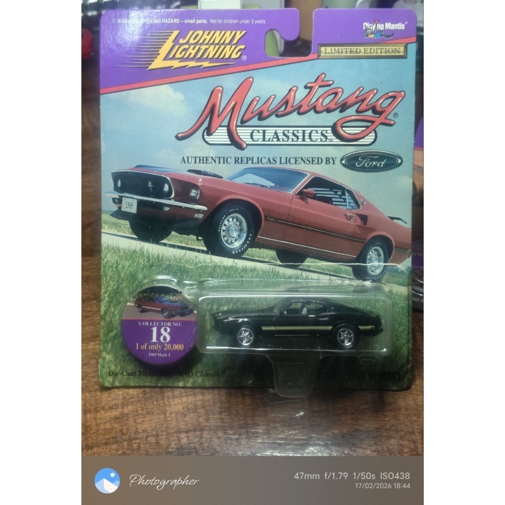 Johnny Lightning Mustang Classics