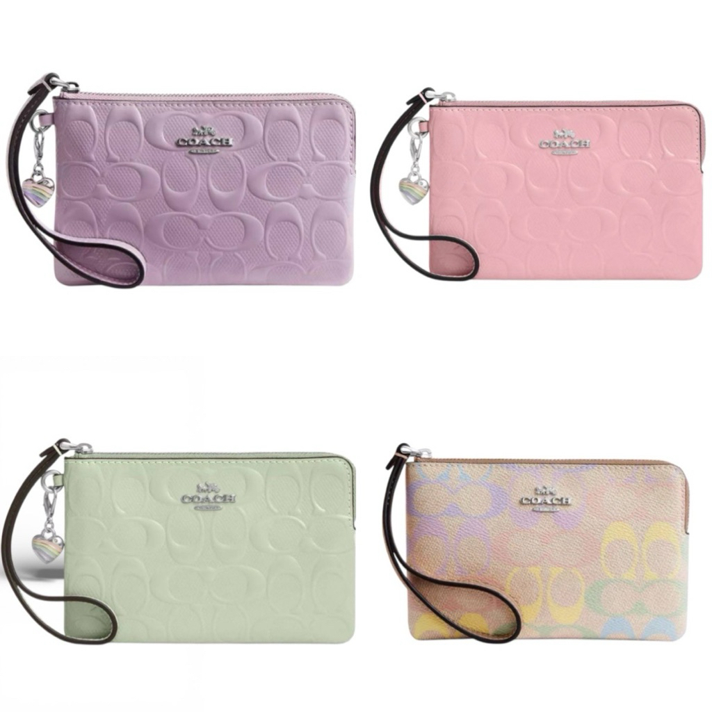 COACH Corner Zip Wristlet In Signature Canvas มีสีให้เลือก