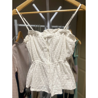 โล๊ะเสื้อผ้ามือสองในตู้ไซส์ S