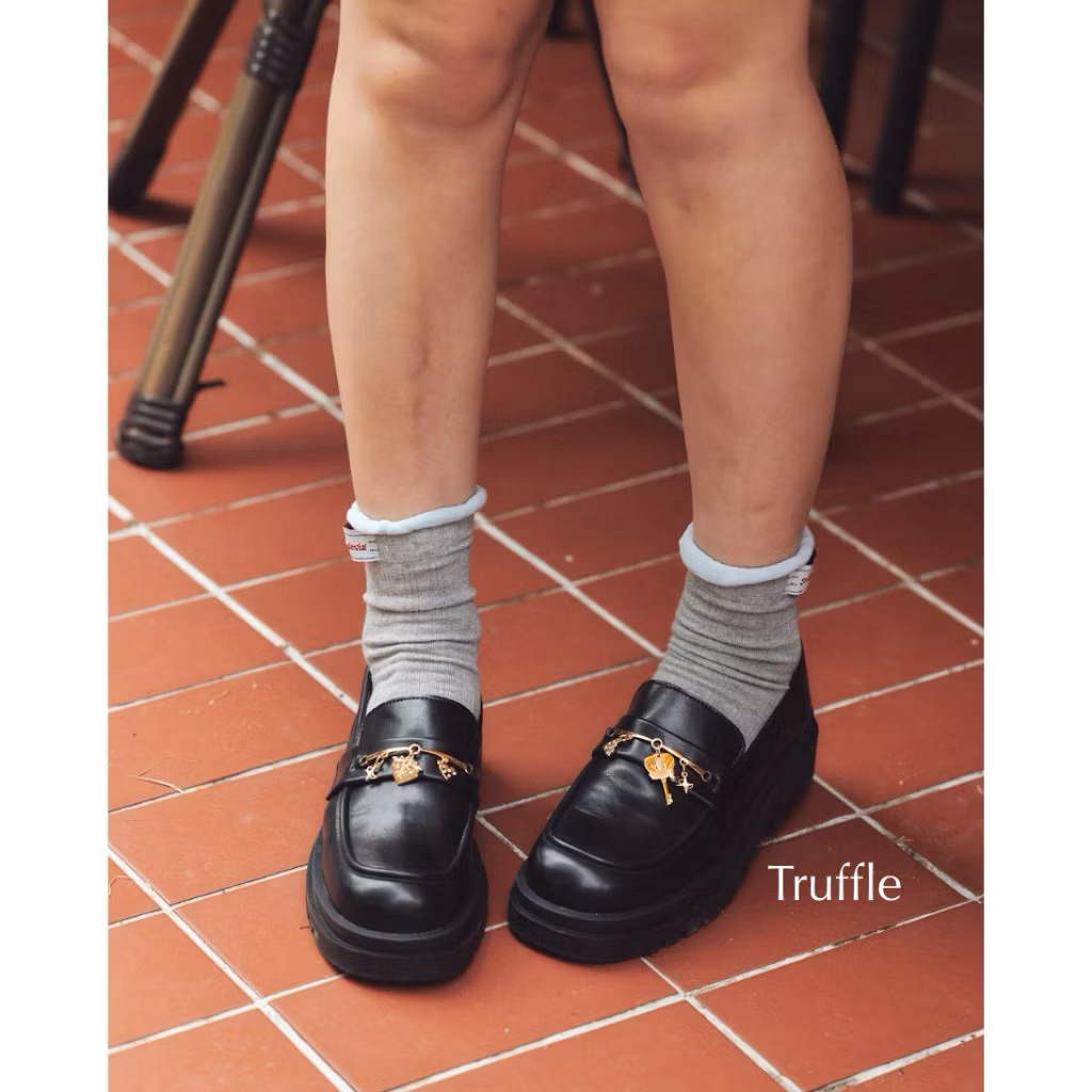 ส่งต่อ MINX รุ่น Wynn locket รองเท้า โลฟเฟอร์ ประดับชาร์ม ไซส์37