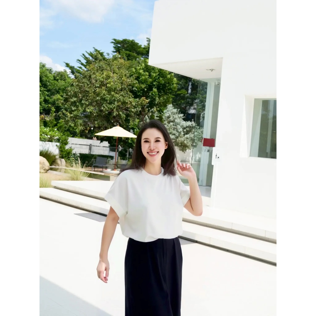 Lynlalin เสื้อยืดคอกลม สีพื้น ดีเทลปลายแขนพับ ผ้าคอตตอนญี่ปุ่น เนื้อผ้านุ่มใส่สบาย รุ่น ยืดอิงลิช - รูปที่ 2