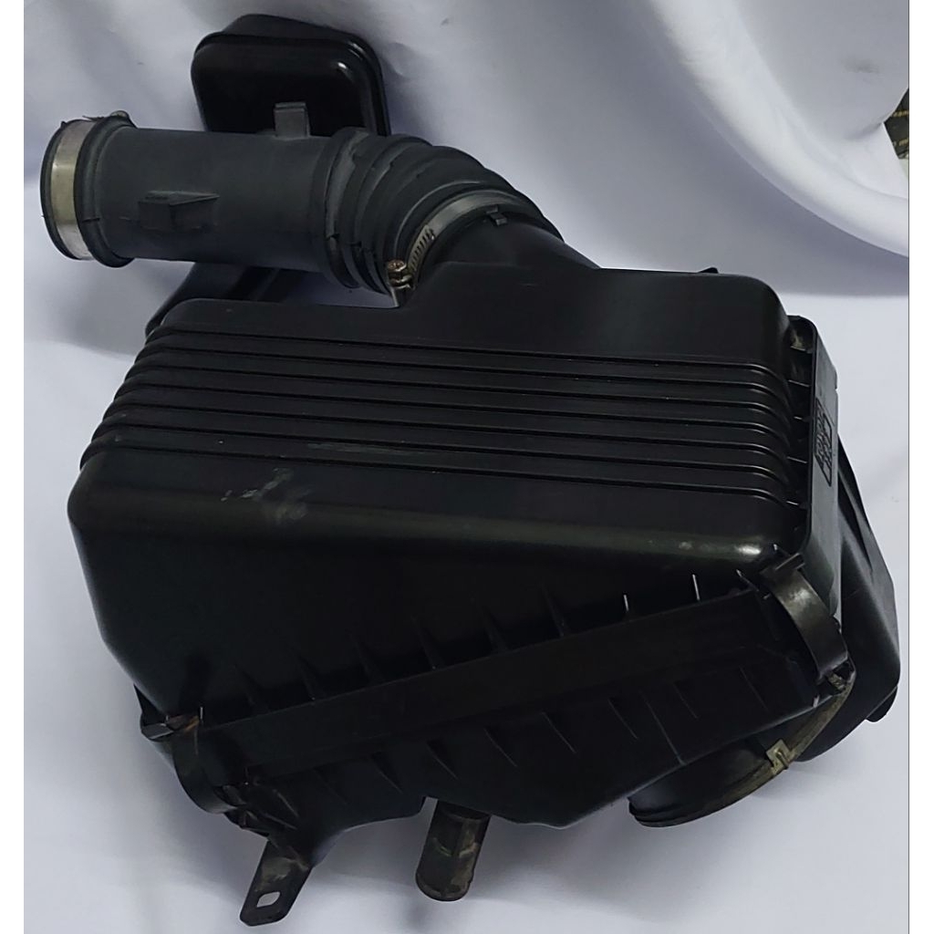 หม้อกรองอากาศครบชุดโตโยต้าโคโรลล่า4AFE,5AFE,7AFEในบอดี้AE100,AE101,AE111ของแท้ถอดจากรถสภาพสวย80%(ท่อ