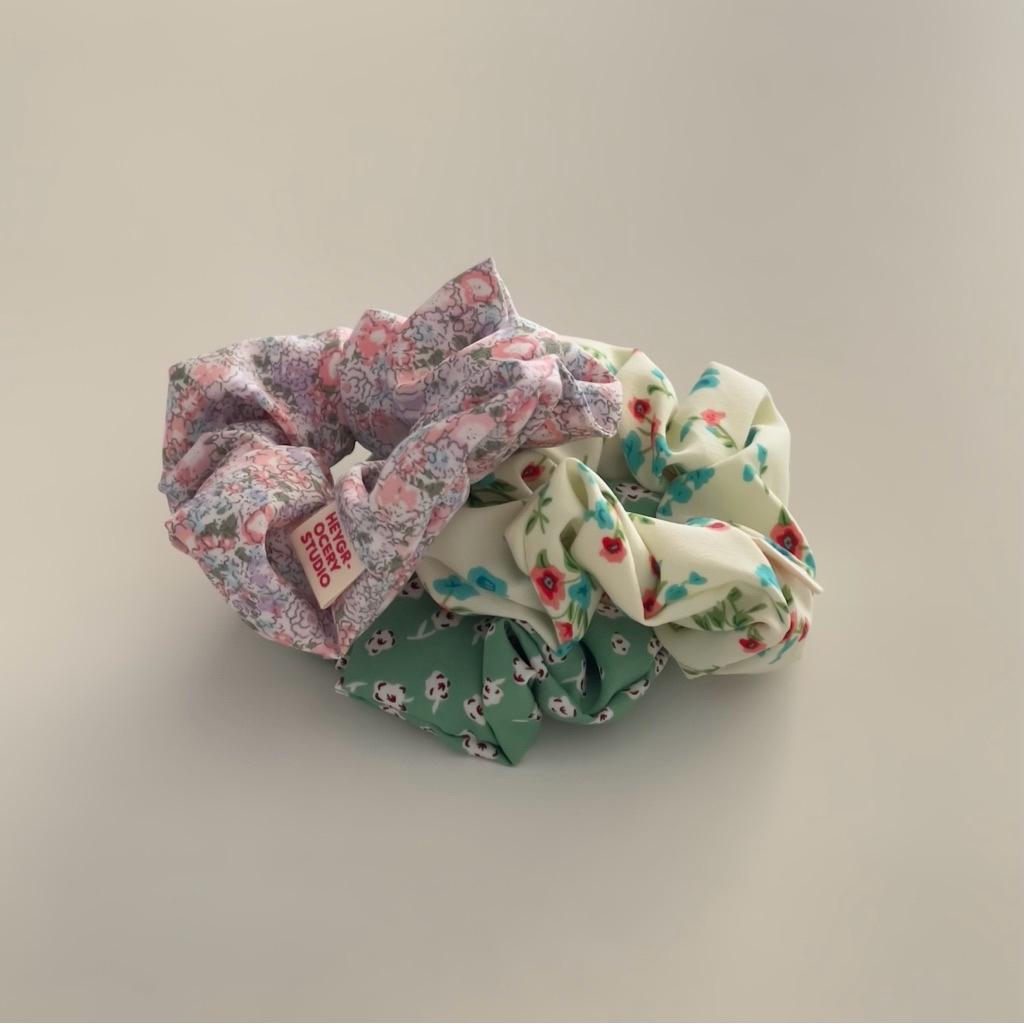 in the garden - scrunchie handmade ยางมัดผมพร้อมส่ง ยางรัดผมพร้อมส่ง