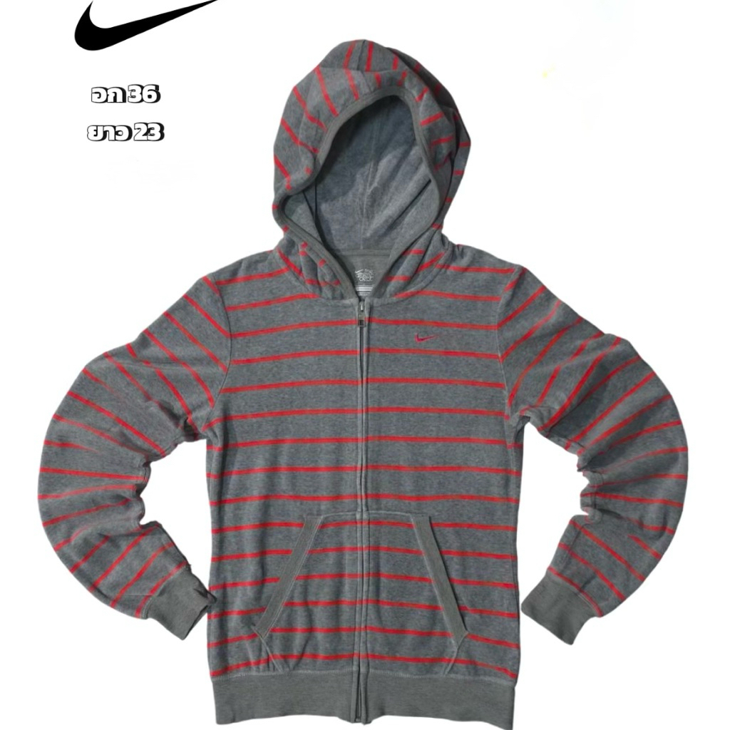 Nike เสื้อฮู้ดซิปแขนยาว Nike zip-up hoodie.