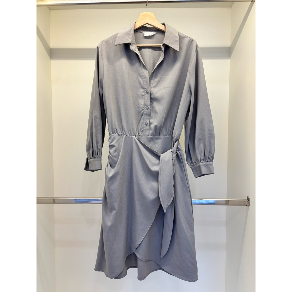 Simple.par เดรสผูกหน้า สีเทา ใส่ครั้งเดียว 390.-