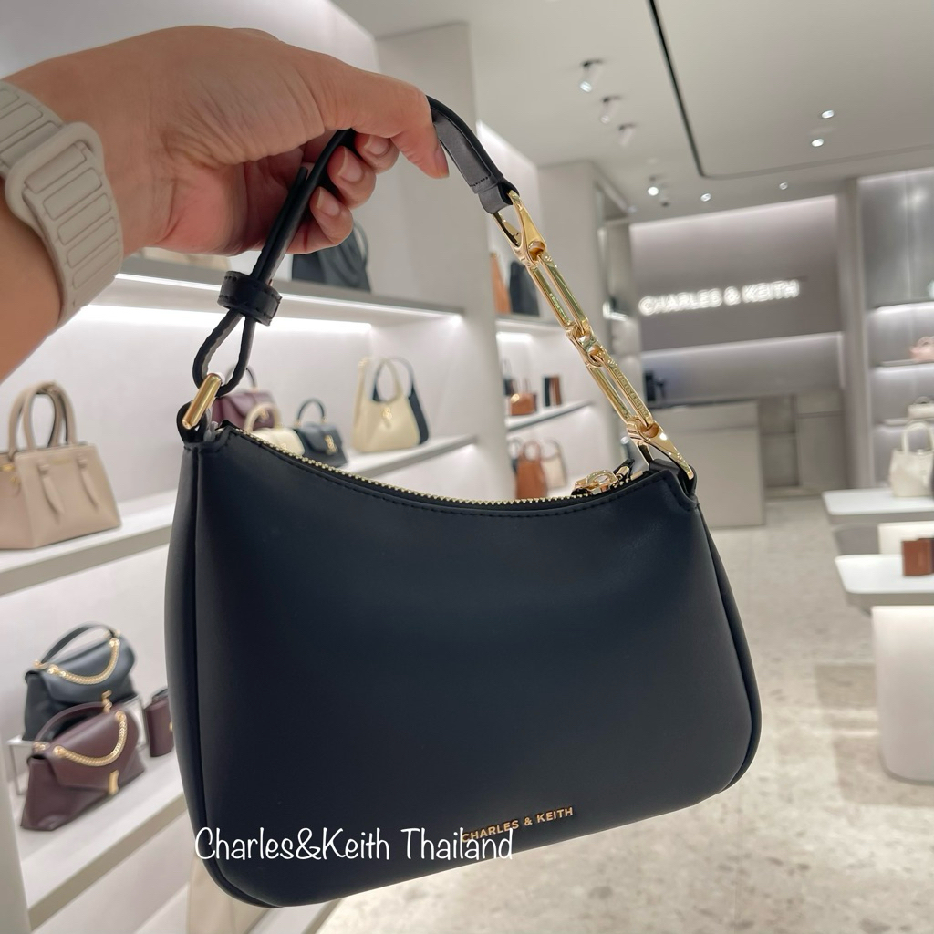 กระเป๋าสะพาย Charles&Keith มีสายยาว รุ่น Mini Agatha Chain-Accent Shoulder Bag สี Black