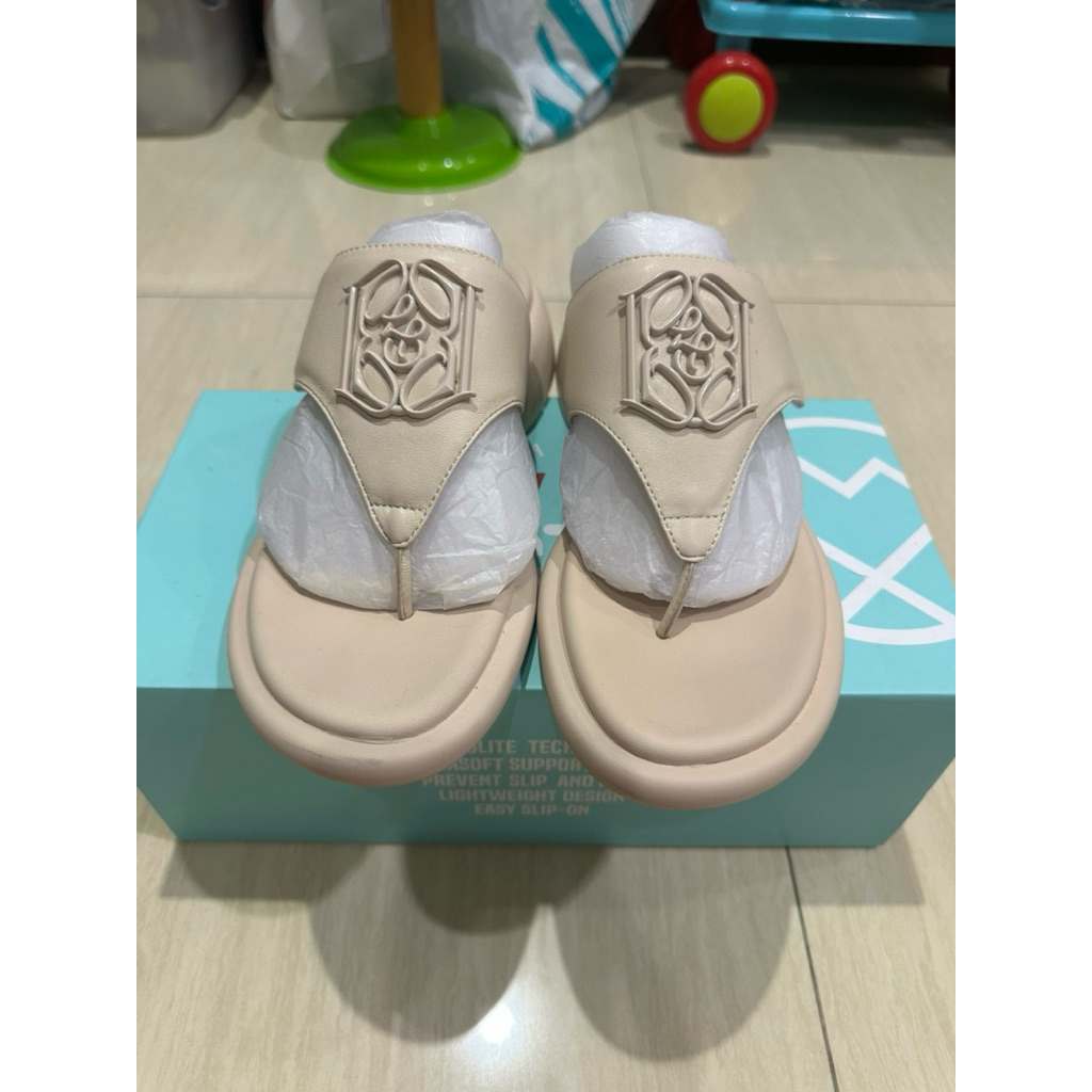 รองเท้าแตะหนังแท้ La bella สภาพดีมาก