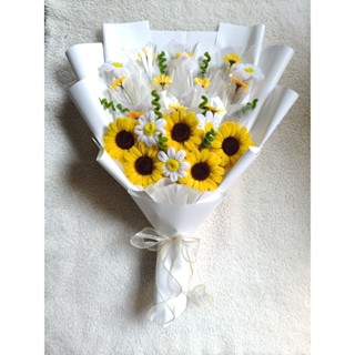 ช่อกรวยใส่เงิน แต่งทานตะวันลวดทำจากลวดกำมะหยี่