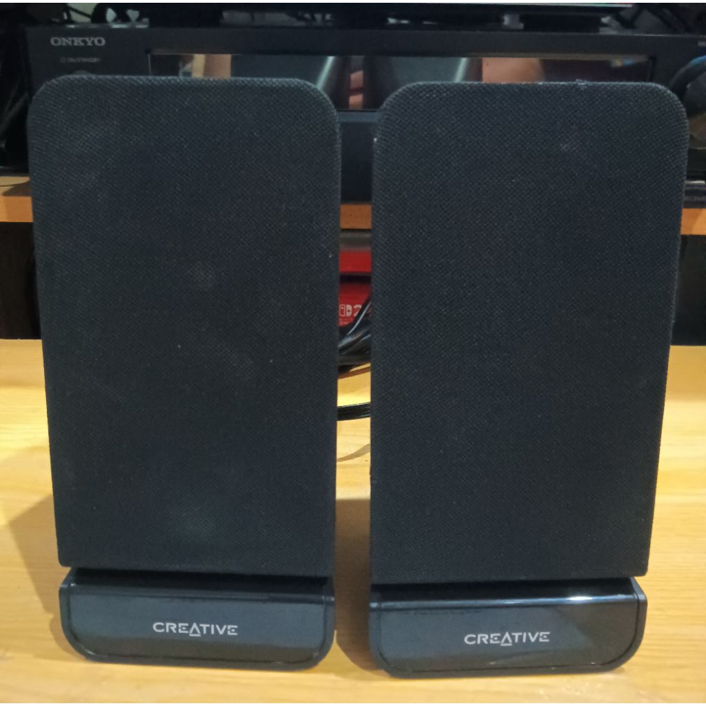 ลำโพง Creative SBS A60 2.0  มือ2 สภาพดี ใช้งานได้แต่อาจมีปิดเองบางทีน่าจะเกี่ยวกับฝุ่นในปุ่มเปิดปิด