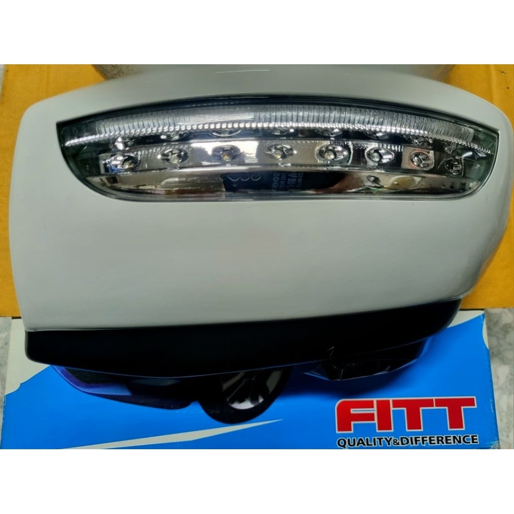 FITT ครอบกระจกมีไฟ FITT สำหรับยี่ห้อ Honda Jazz 2008 สีขาว ( Color No. NH-578 )