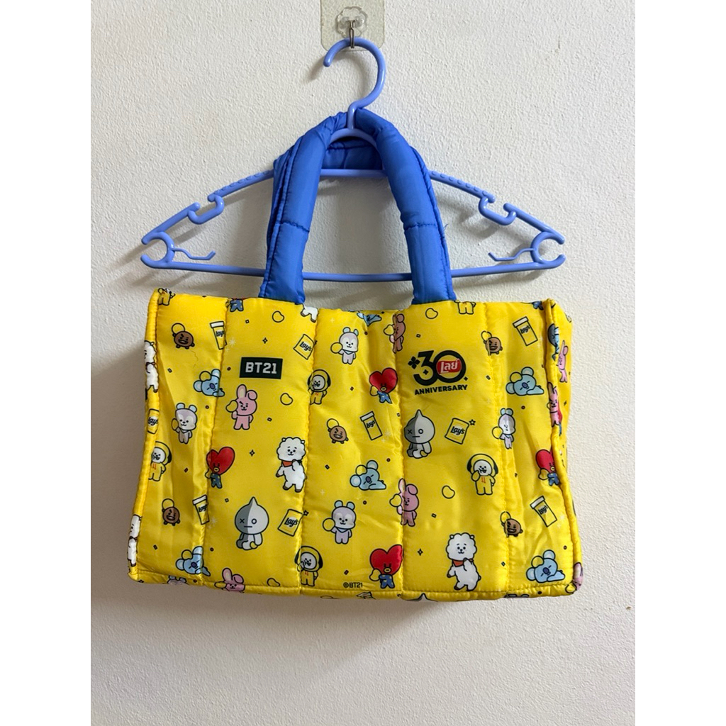 มือสอง กระเป๋า Bt21 เลย์