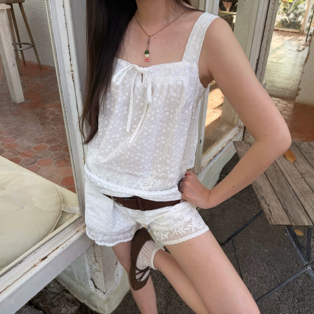 dotteri.ga - เสื้อสายเดี่ยว รุ่น THE JULY AFTERNOON