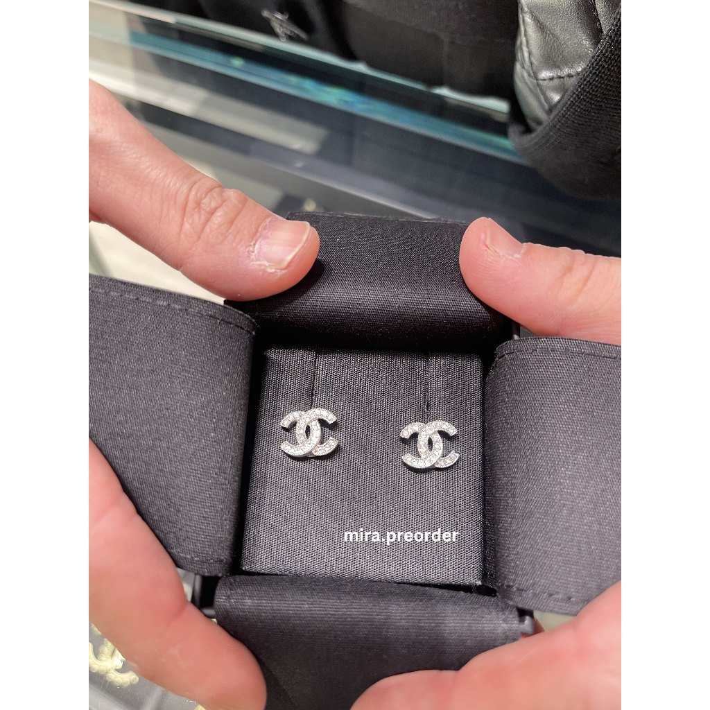 (พร้อมส่ง) (SpayLater) ต่างหู Chanel New Chanel Earrings 1.3 cm. ของแท้ 100% จากเกาหลี (กล่อง/ถุง/ใบ