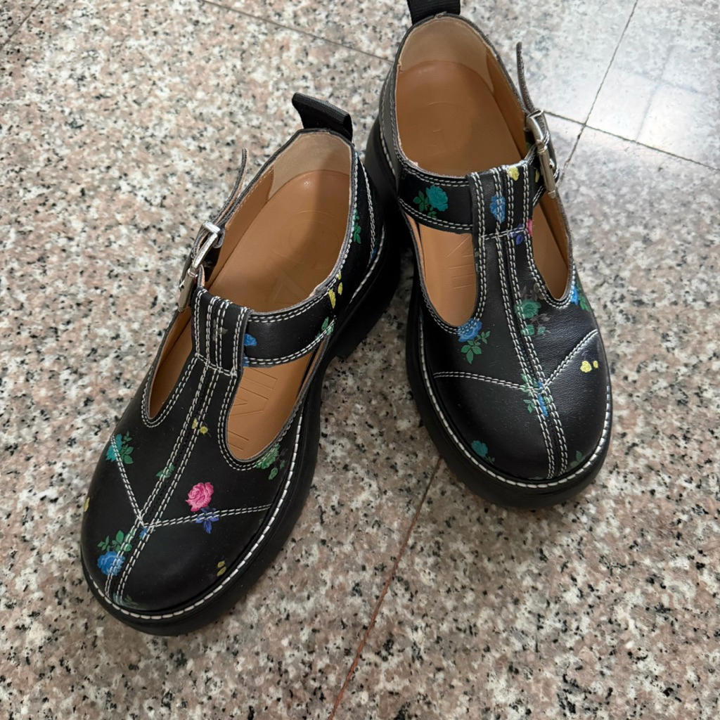 รองเท้า GANNI ของแท้ มือสอง